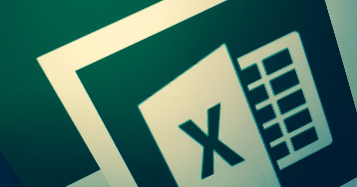A tutorial on how to raffle with Excel, showing random number selection.