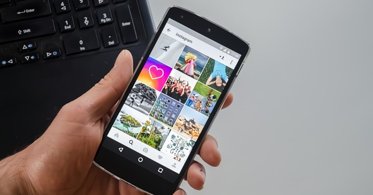 An overview of viewing old stories on Instagram through the Archive feature.